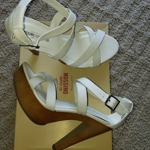 Mossimo white sandals